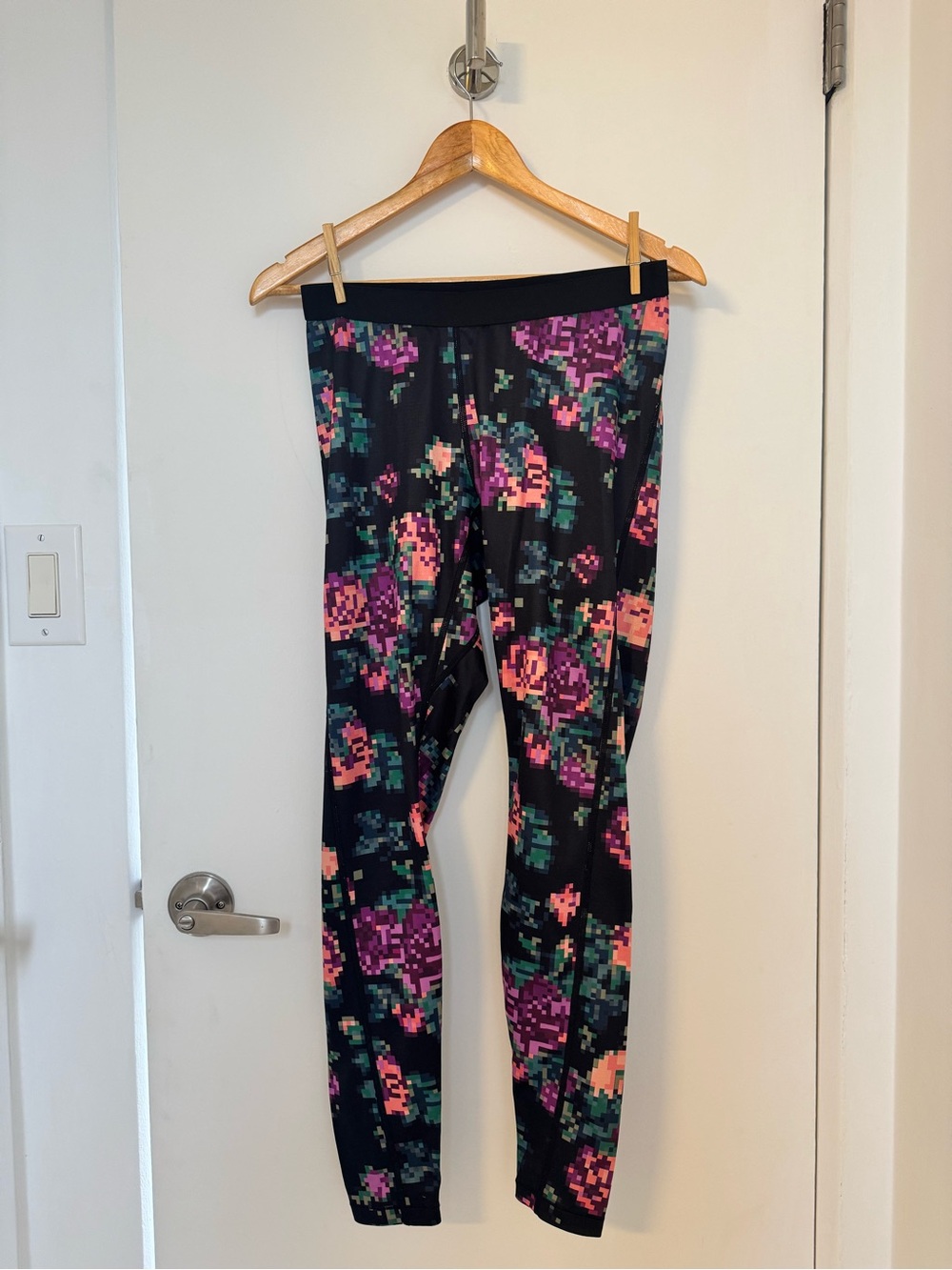 Thermal Leggings with Pixel Floral